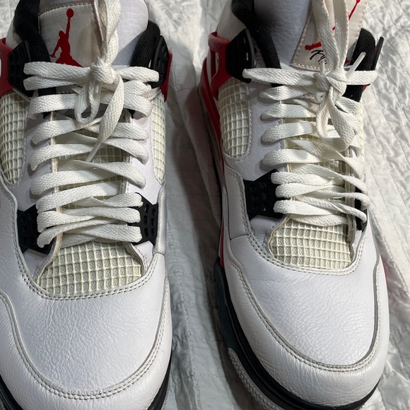 Selling Jordan 4’s red white black - Picture 1 of 7